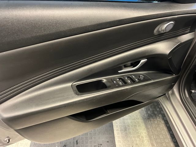 Used 2021 Hyundai Elantra SEL w/ Convenience + Premium Package image 7