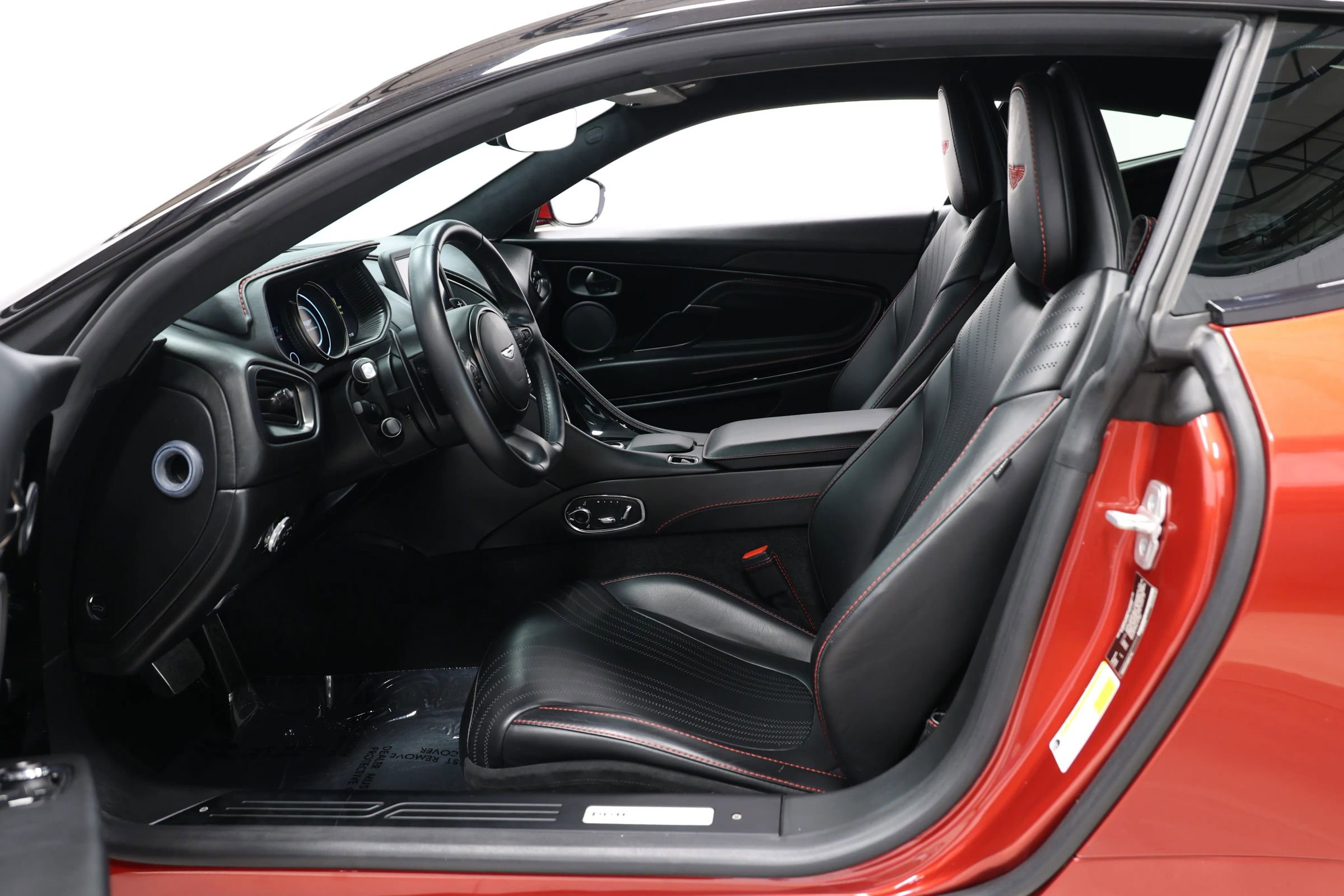 Used 2018 Aston Martin DB11 V12 image 12