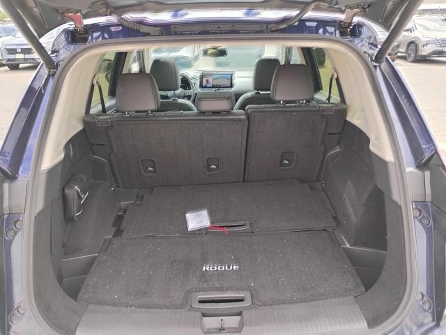 Used 2025 Nissan Rogue SL w/ Tech Package AWD/4WD image 9