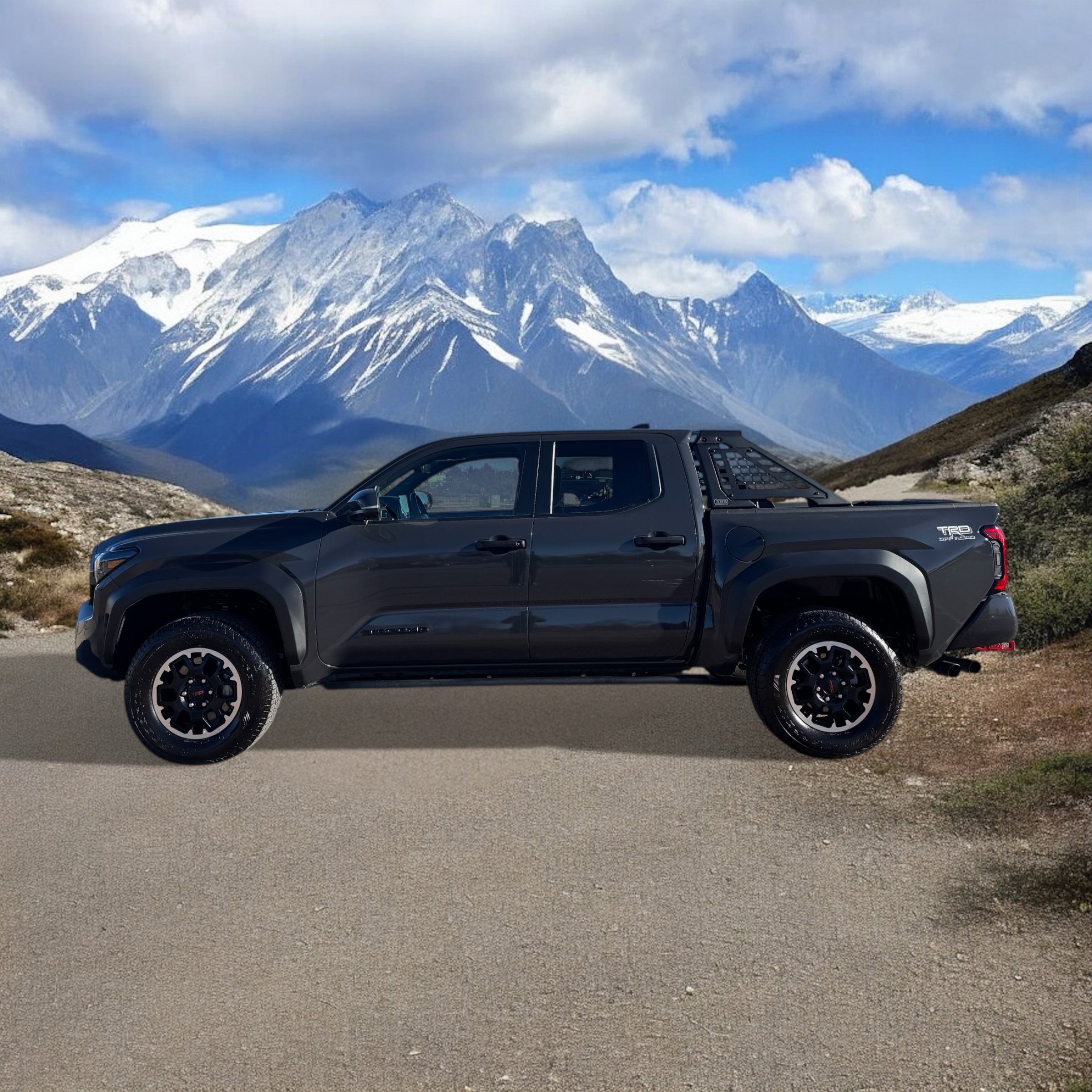 Used 2024 Toyota Tacoma TRD Off-Road image 2
