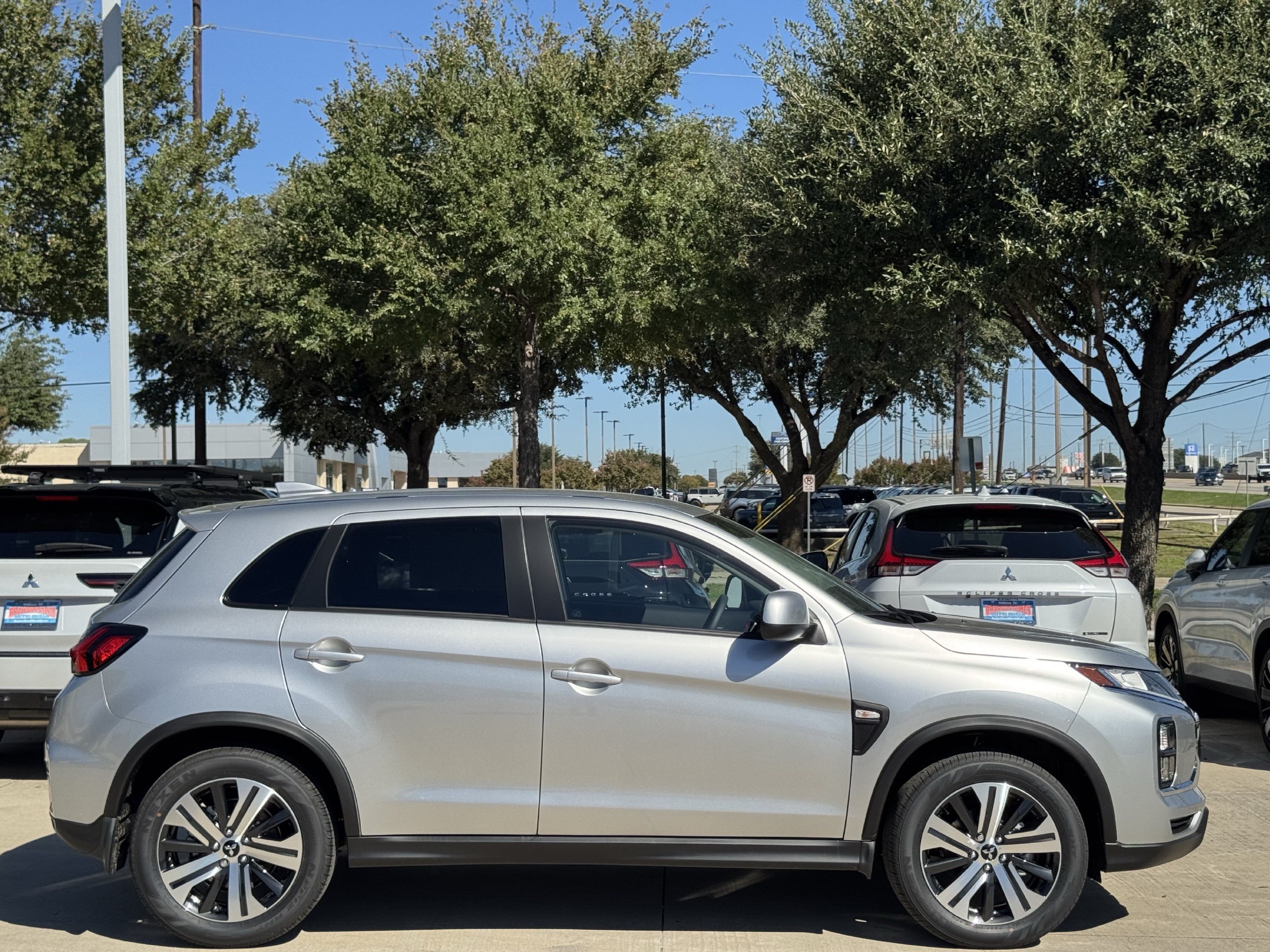 New 2027 Mitsubishi Outlander Sport ES FWD image 3