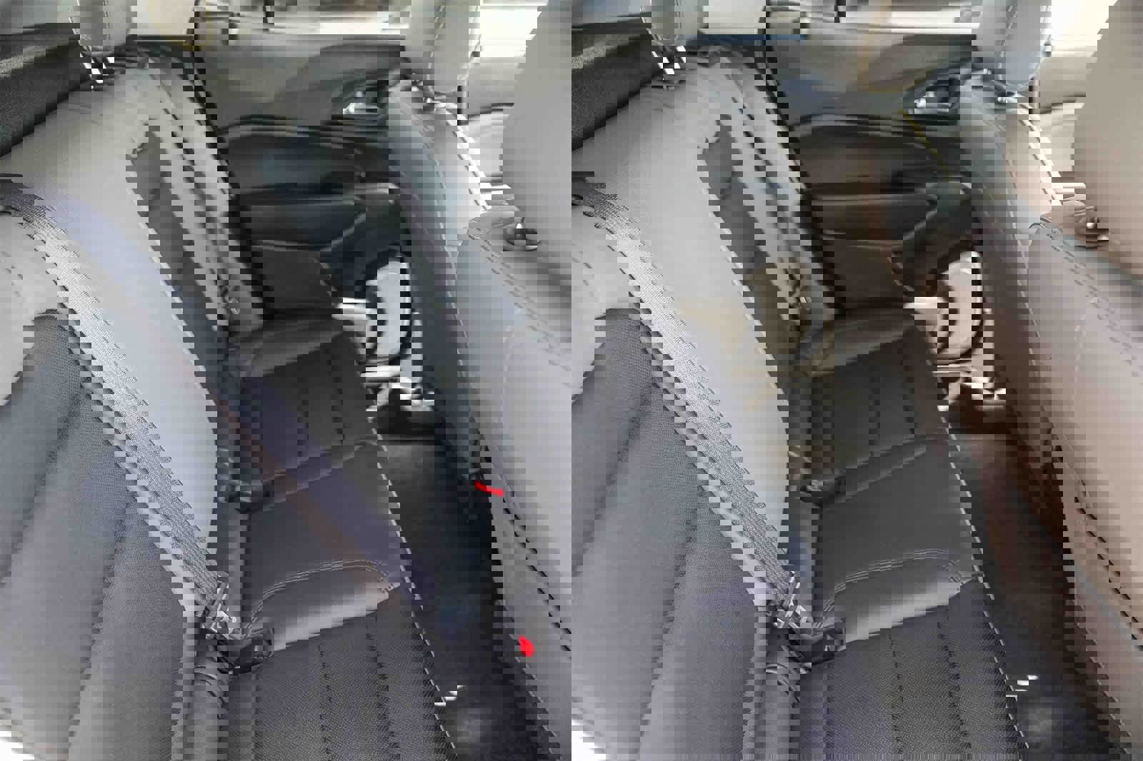 Used 2025 Chevrolet Trax ACTIV w/ Sunroof Package image 15