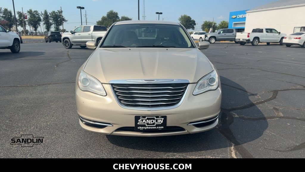 Used 2013 Chrysler 200 Touring FWD image 3