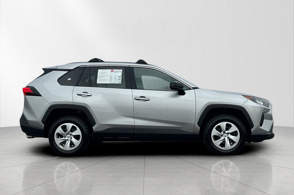Used 2021 Toyota RAV4 LE FWD image 7