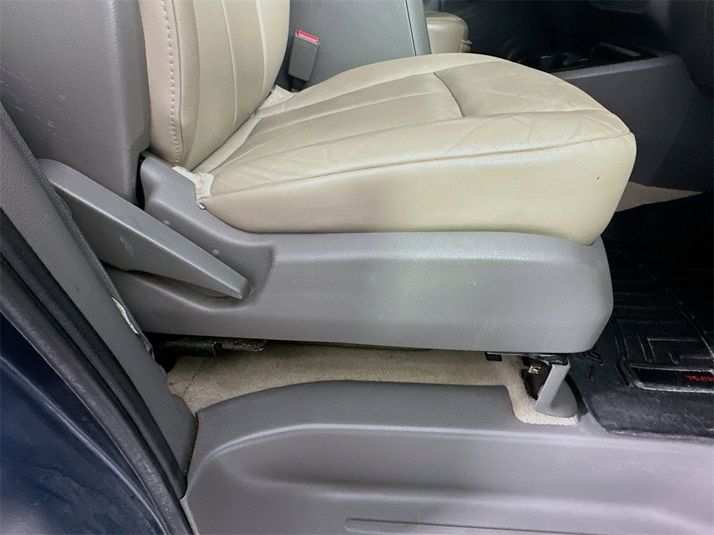 Used 2016 Nissan NV 3500 SL image 23