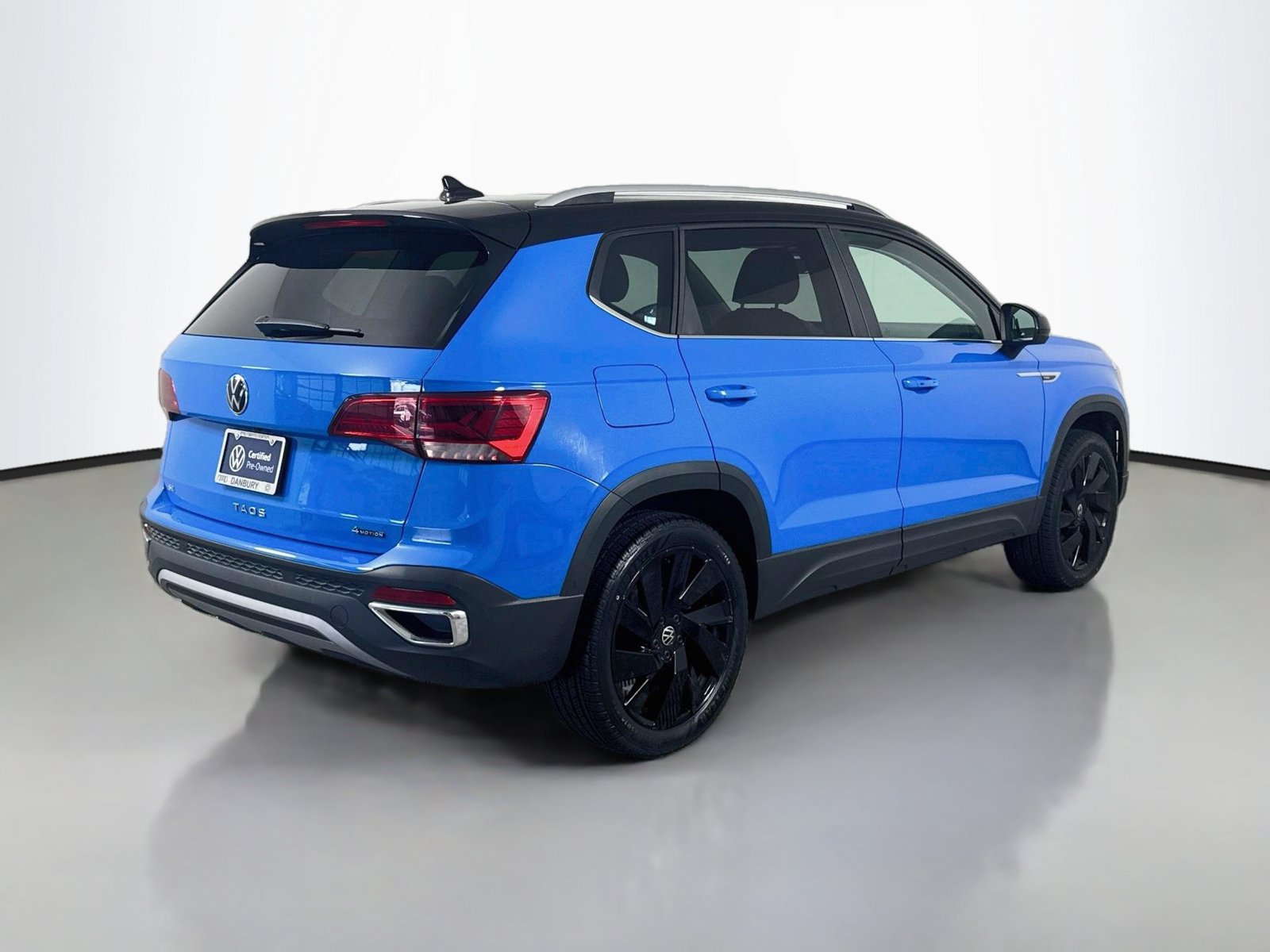 Certified 2023 Volkswagen Taos SE w/ Panoramic Sunroof Package AWD/4WD image 9