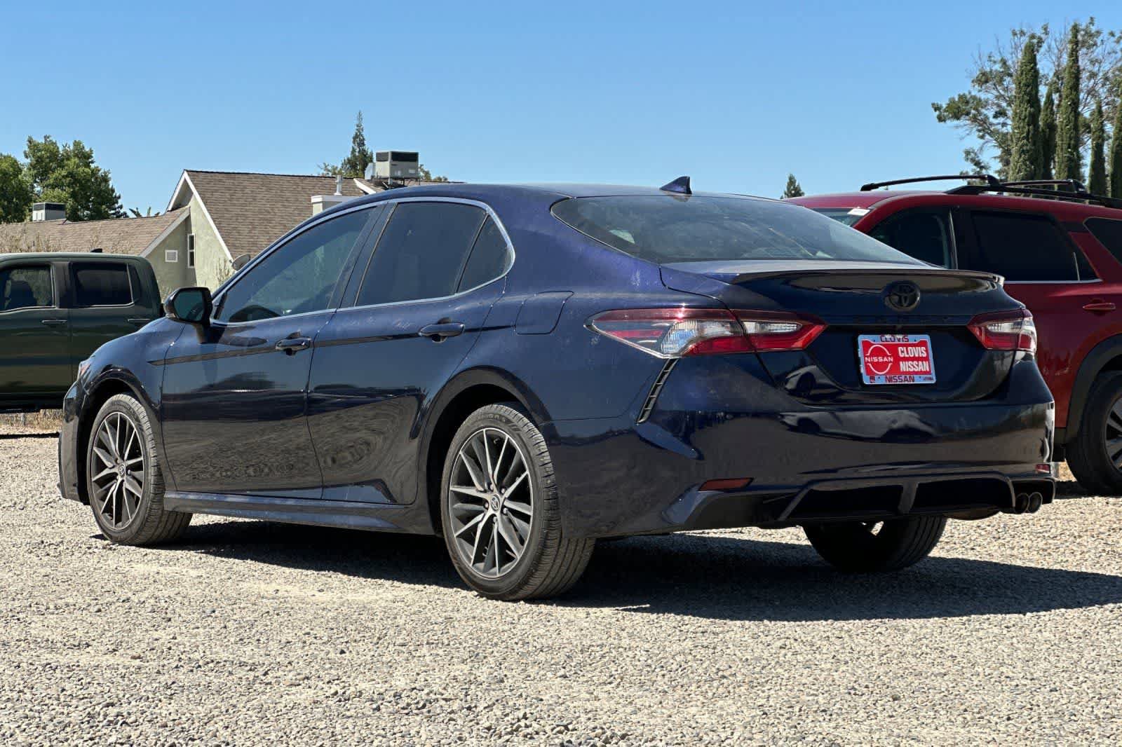 Used 2022 Toyota Camry SE FWD image 7