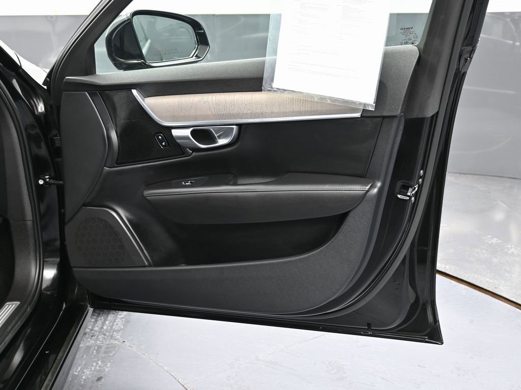 Used 2023 Volvo S90 B6 Plus w/ Protection Package Premier image 38