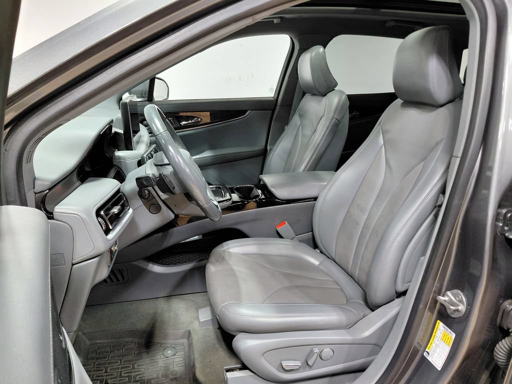 Used 2022 Lincoln Nautilus Reserve w/ Equipment Group 201A AWD/4WD image 3