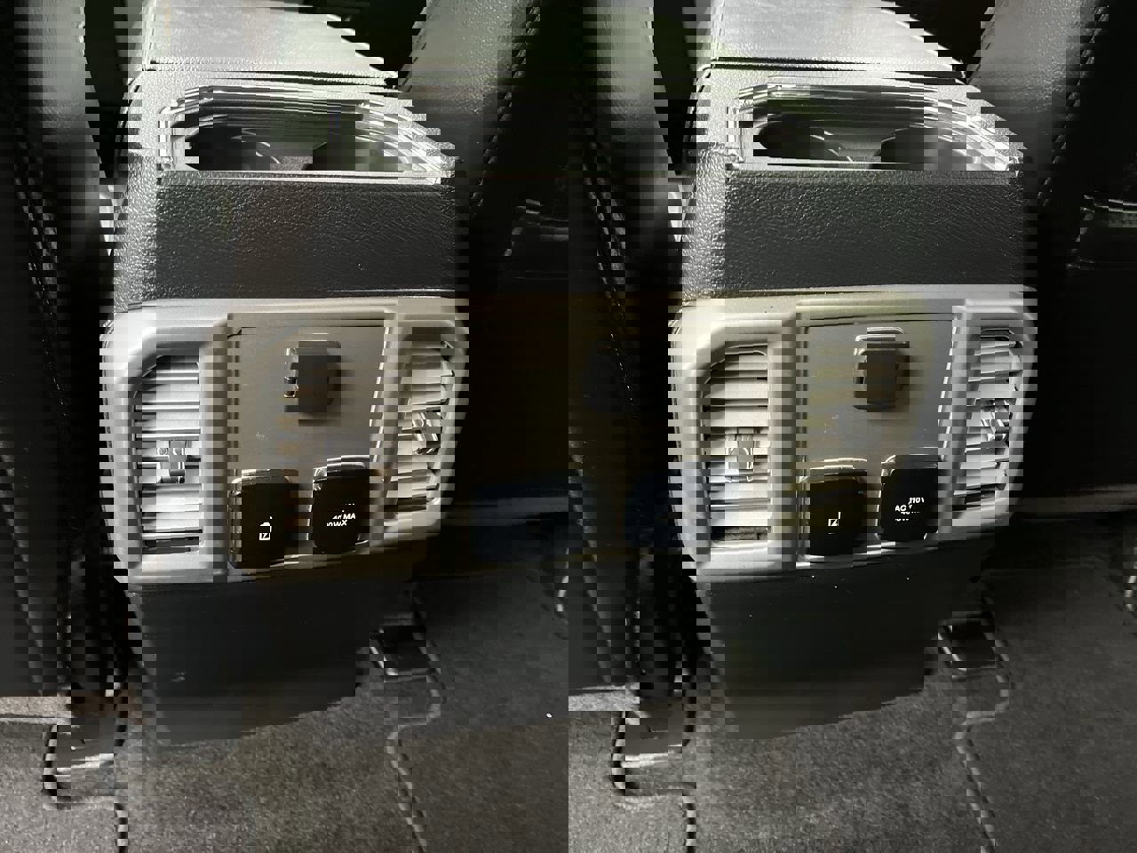 Used 2017 Ford F250 Lariat w/ Chrome Package image 14