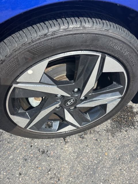Used 2023 Hyundai Elantra Limited FWD image 10
