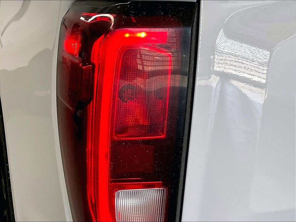 Used 2024 GMC Sierra 1500 Elevation image 32