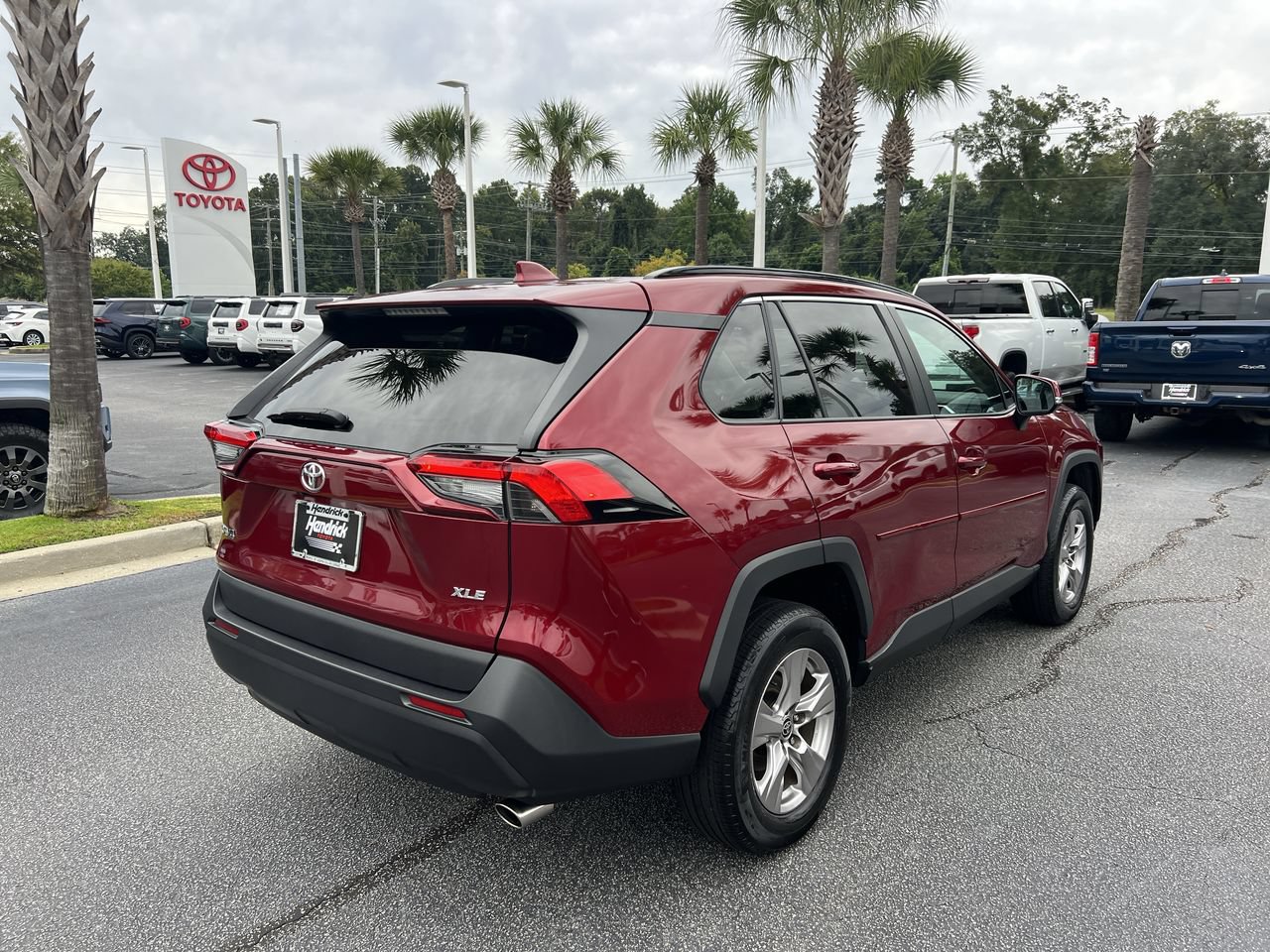 Used 2023 Toyota RAV4 XLE w/ Convenience Package FWD image 10
