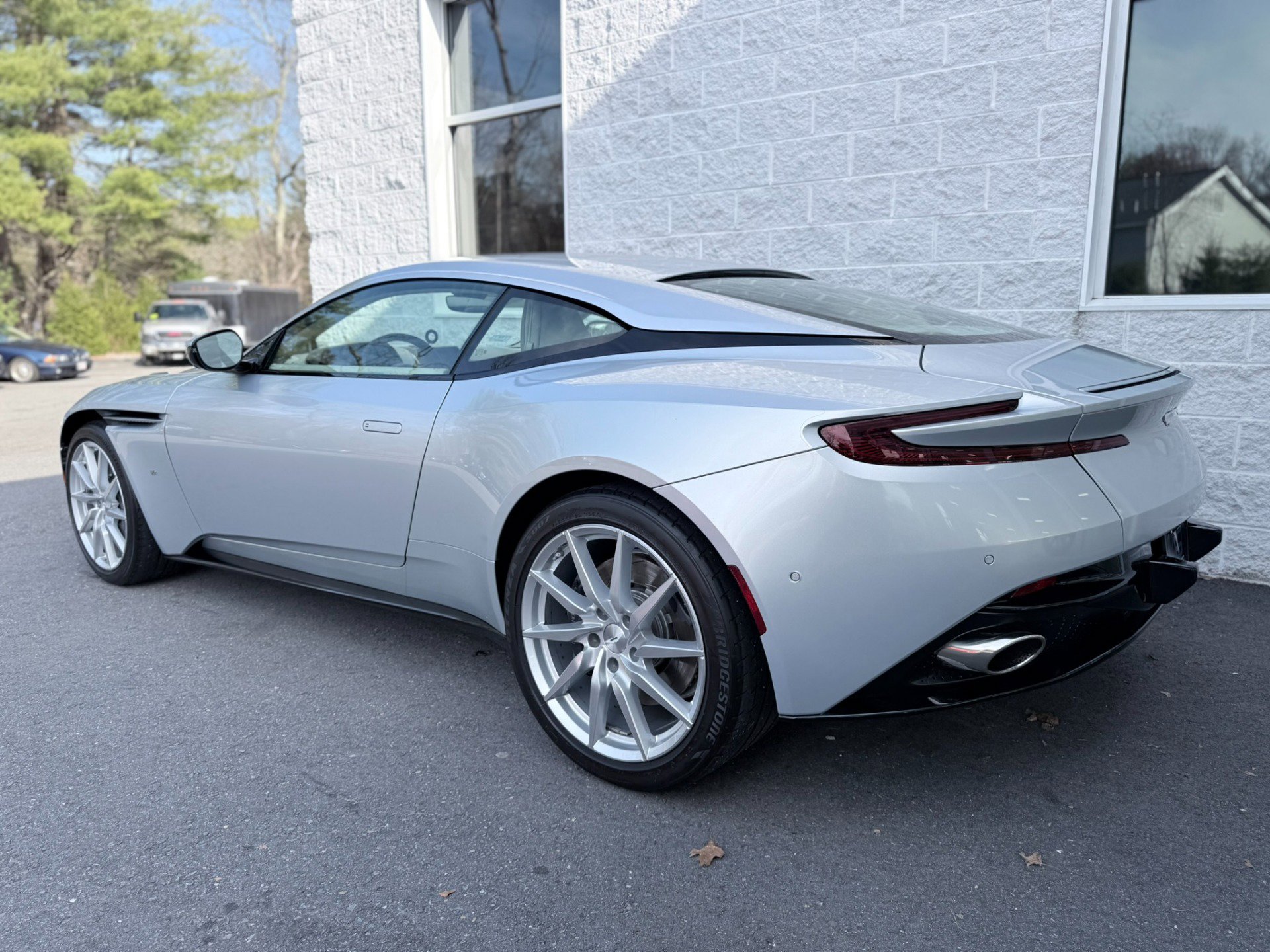 Used 2017 Aston Martin DB11 V12 image 7