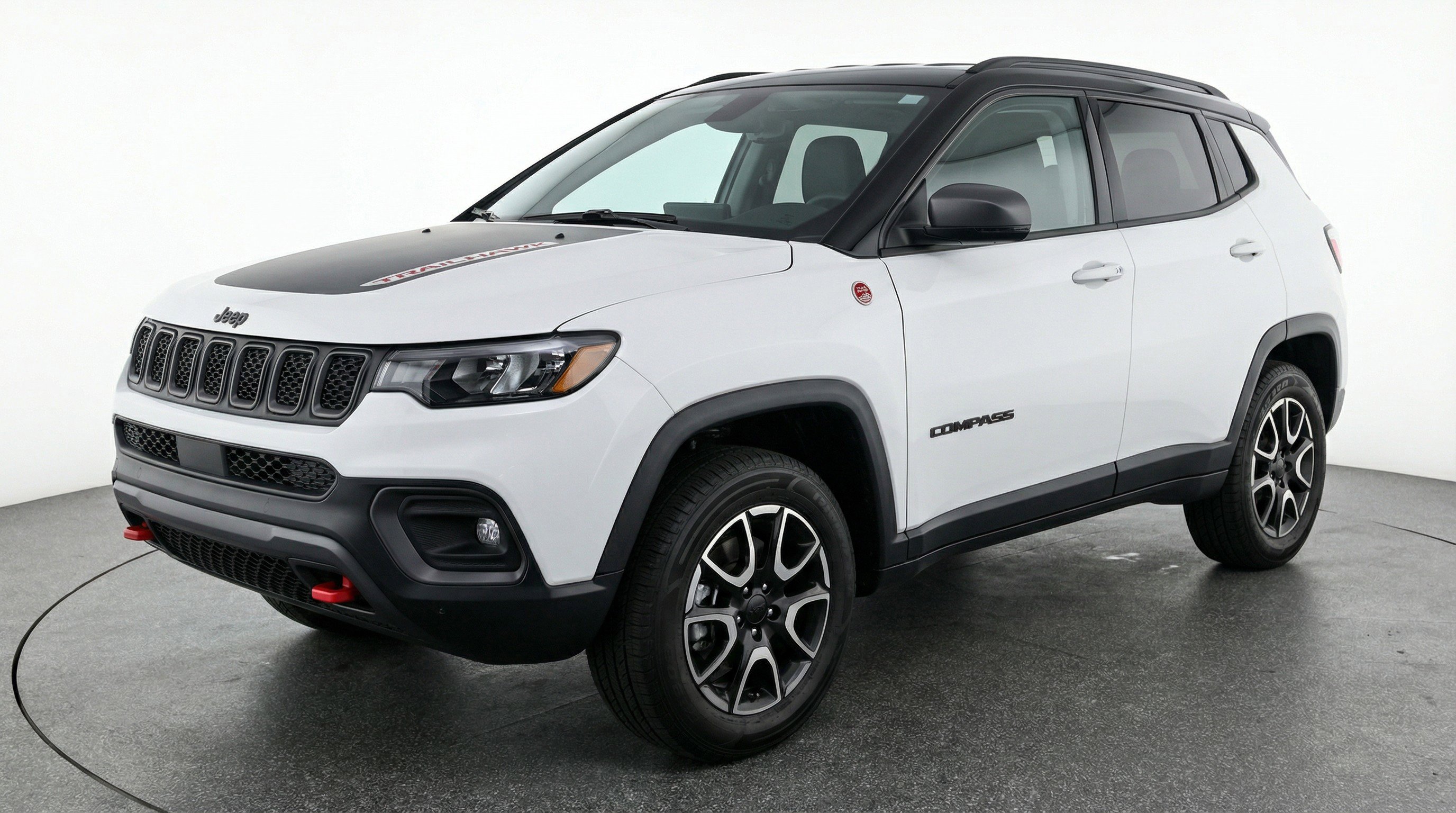 Used 2025 Jeep Compass Trailhawk AWD/4WD image 3
