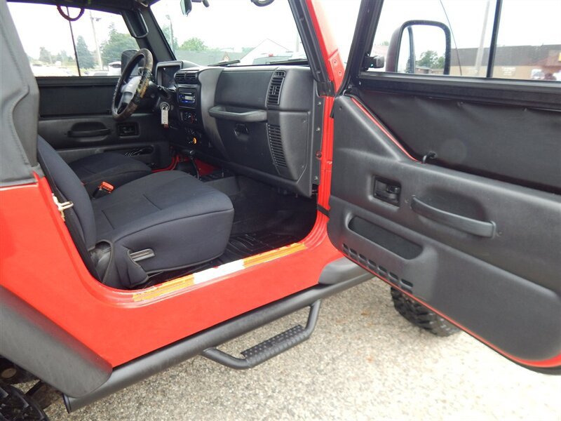 Used 2004 Jeep Wrangler X AWD/4WD image 23