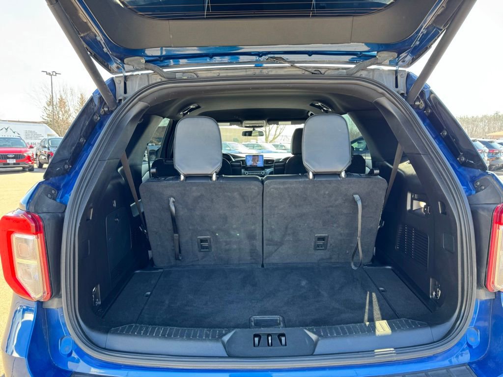 Certified 2020 Ford Explorer XLT w/ Equipment Group 202A image 7