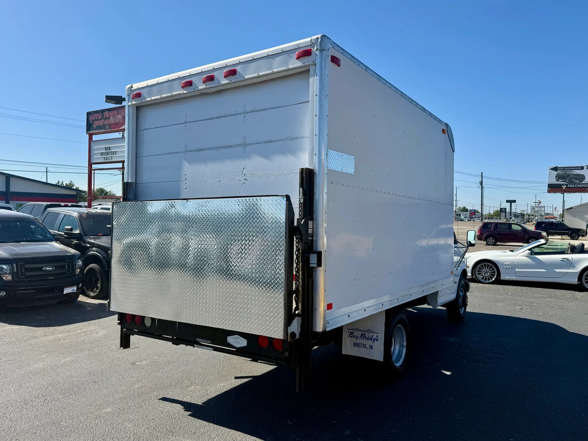 Used 2001 Chevrolet Express 3500 RWD image 5