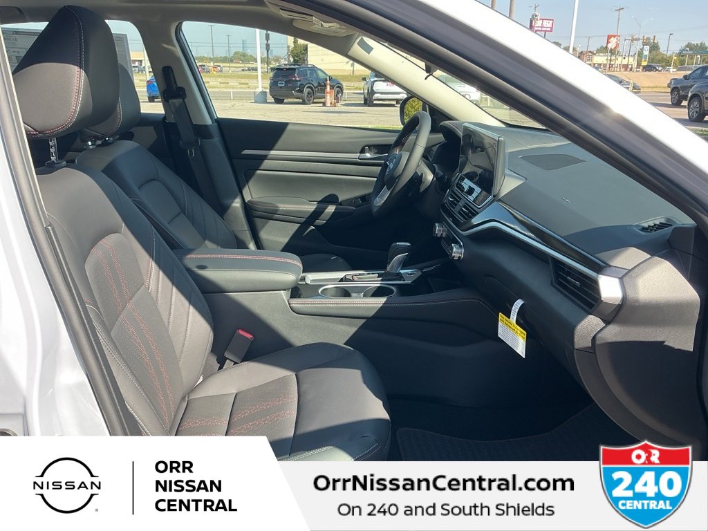 New 2025 Nissan Altima 2.5 SR w/ SR Premium Package image 11