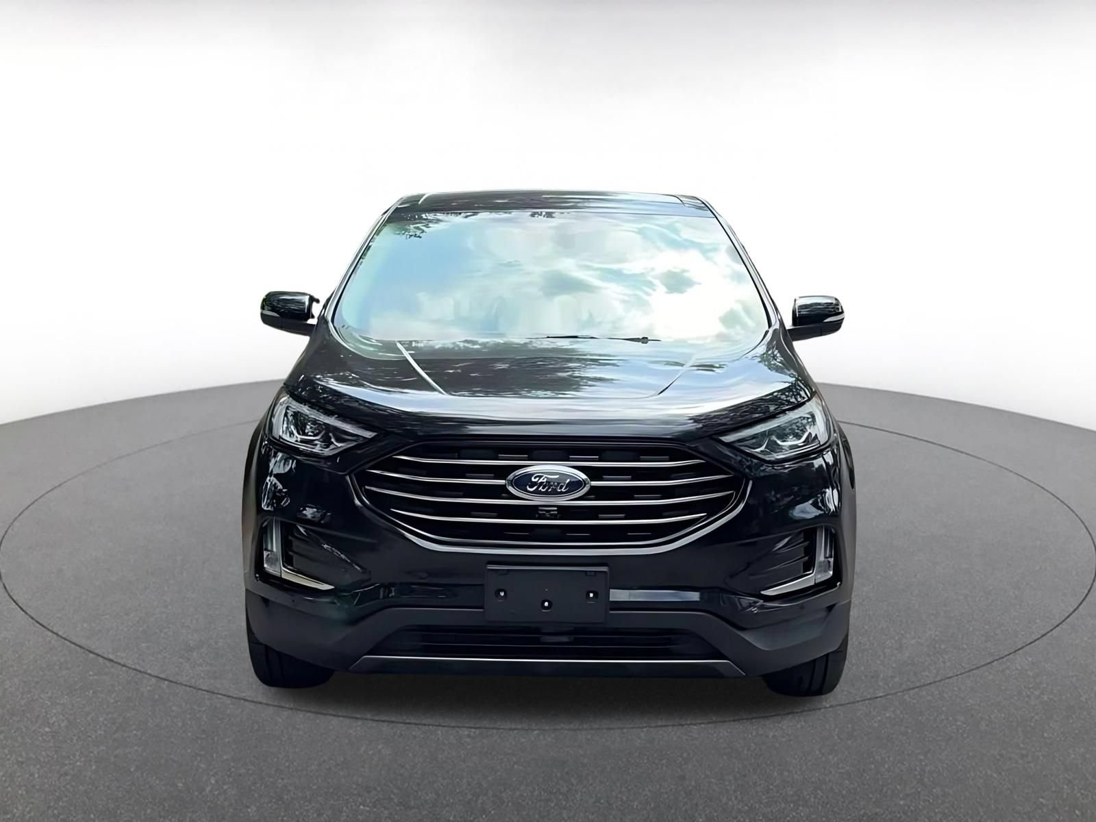 Used 2022 Ford Edge Titanium w/ Equipment Group 301A AWD/4WD image 4