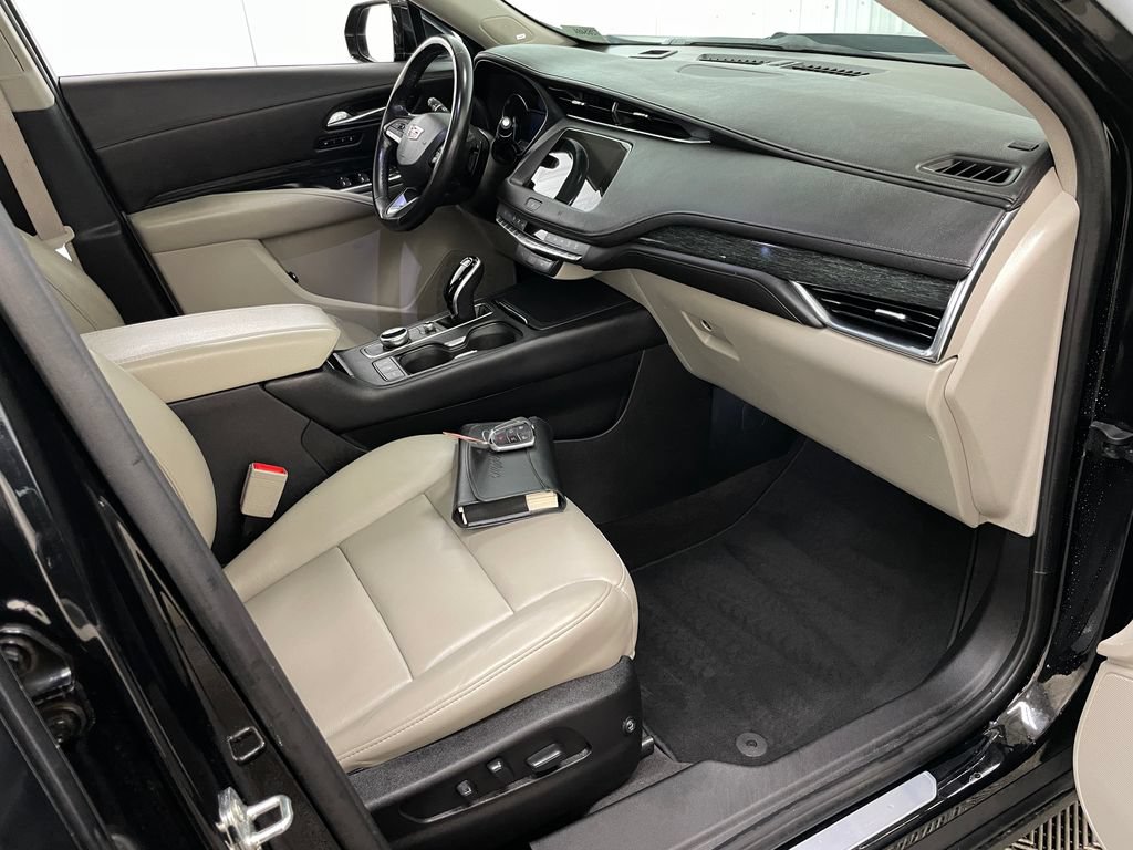 Certified 2020 Cadillac XT4 Premium Luxury w/ Driver Awareness Package AWD/4WD image 41
