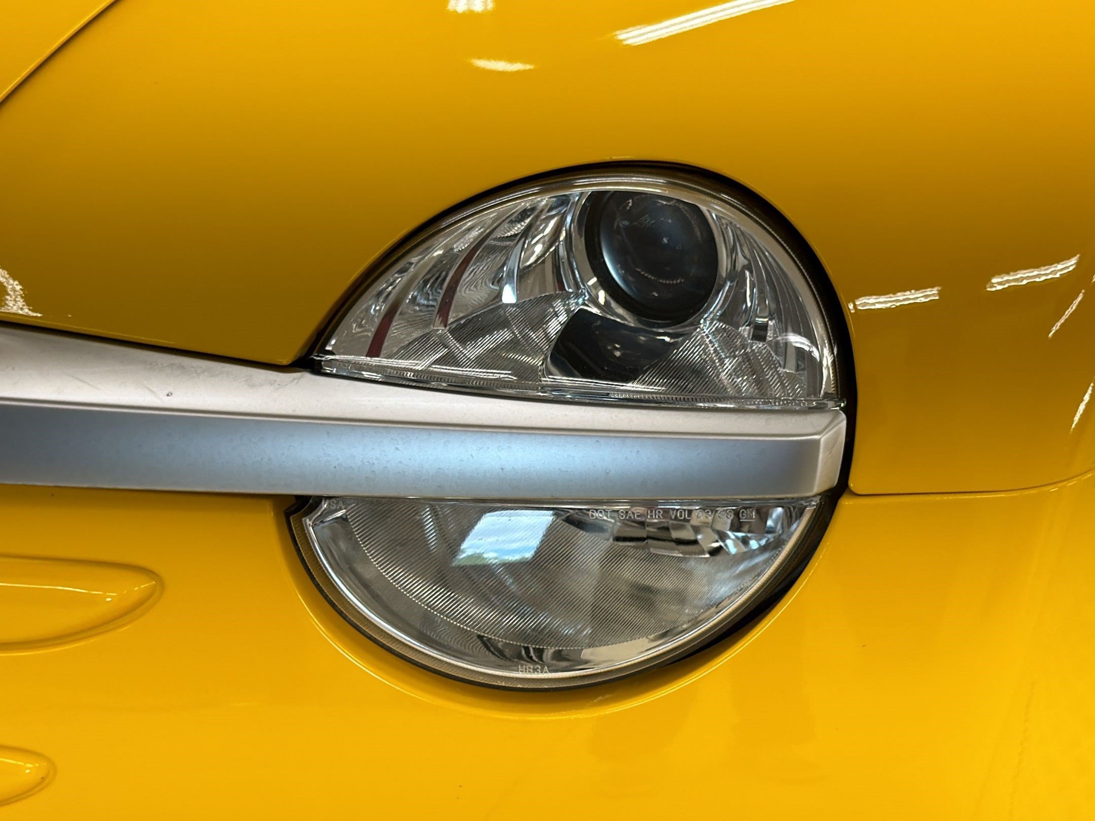 Used 2004 Chevrolet SSR w/ Preferred Equipment Group RWD image 11