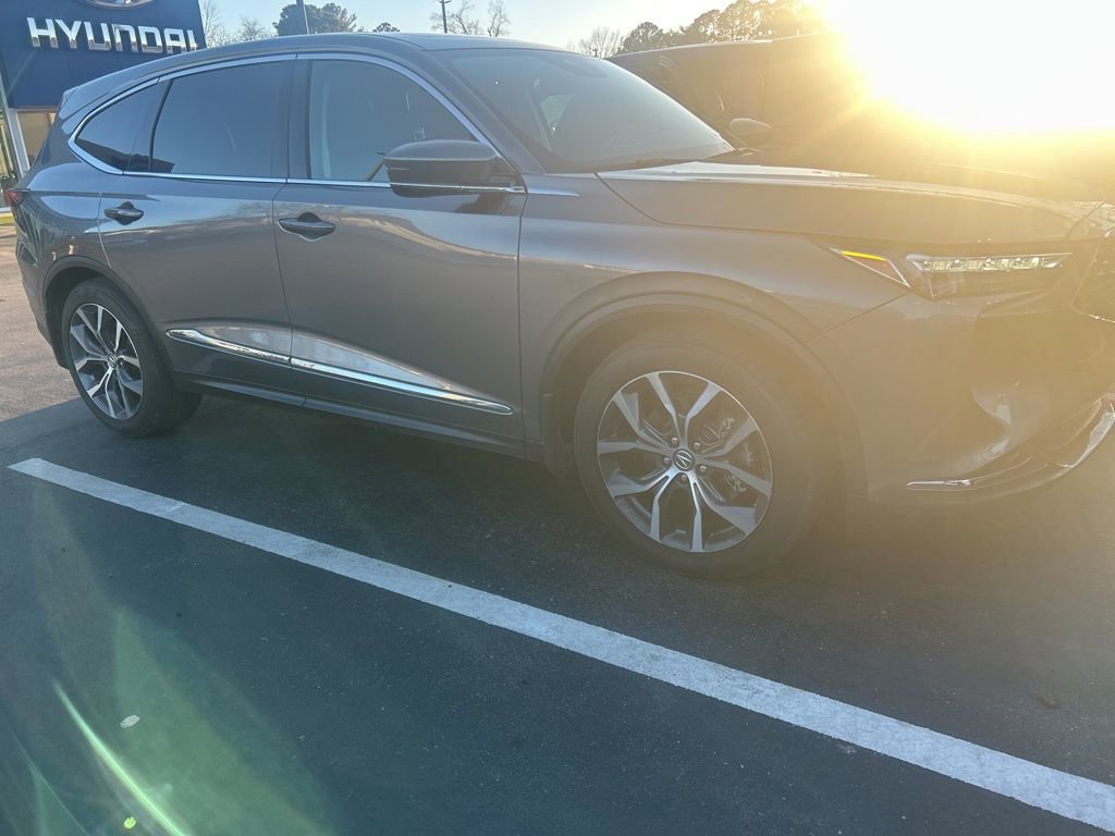 Used 2023 Acura MDX FWD w/ Technology Package image 3