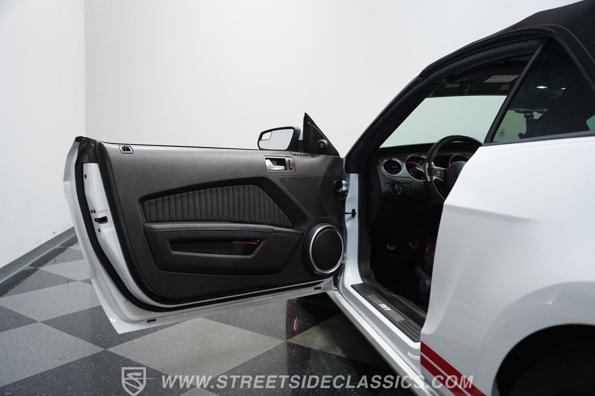 Used 2014 Ford Mustang Shelby GT500 w/ Equipment Group 821A image 36