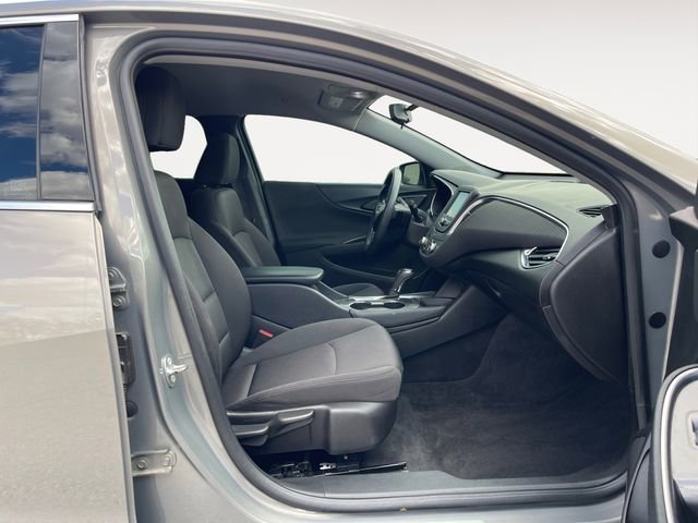 Used 2018 Chevrolet Malibu LT FWD image 15