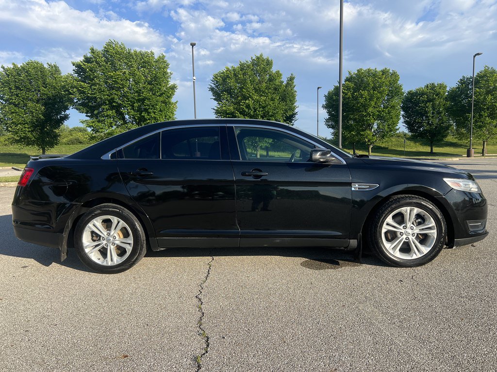 Used 2014 Ford Taurus SEL w/ Equipment Group 201A AWD/4WD image 6