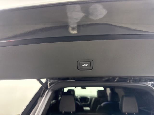 Used 2023 Chevrolet Traverse Premier w/ Redline Edition image 15