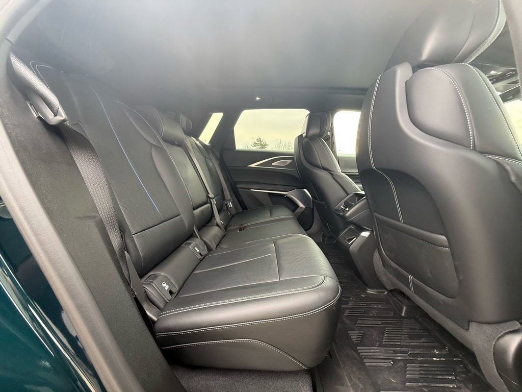 Certified 2025 Cadillac Lyriq Luxury w/ LPO, Floor Liner Package image 34