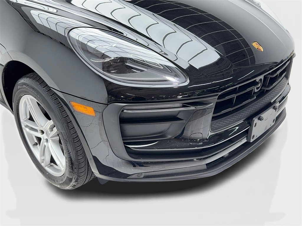 Used 2024 Porsche Macan image 3