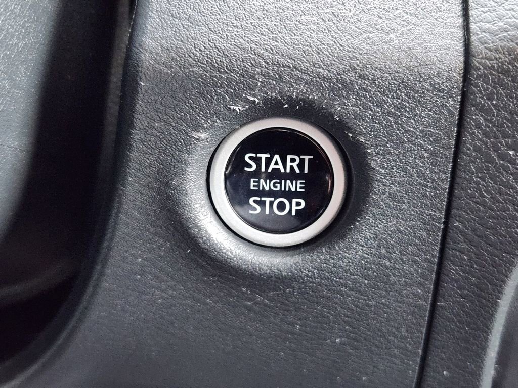 Used 2024 Nissan Frontier SV image 17