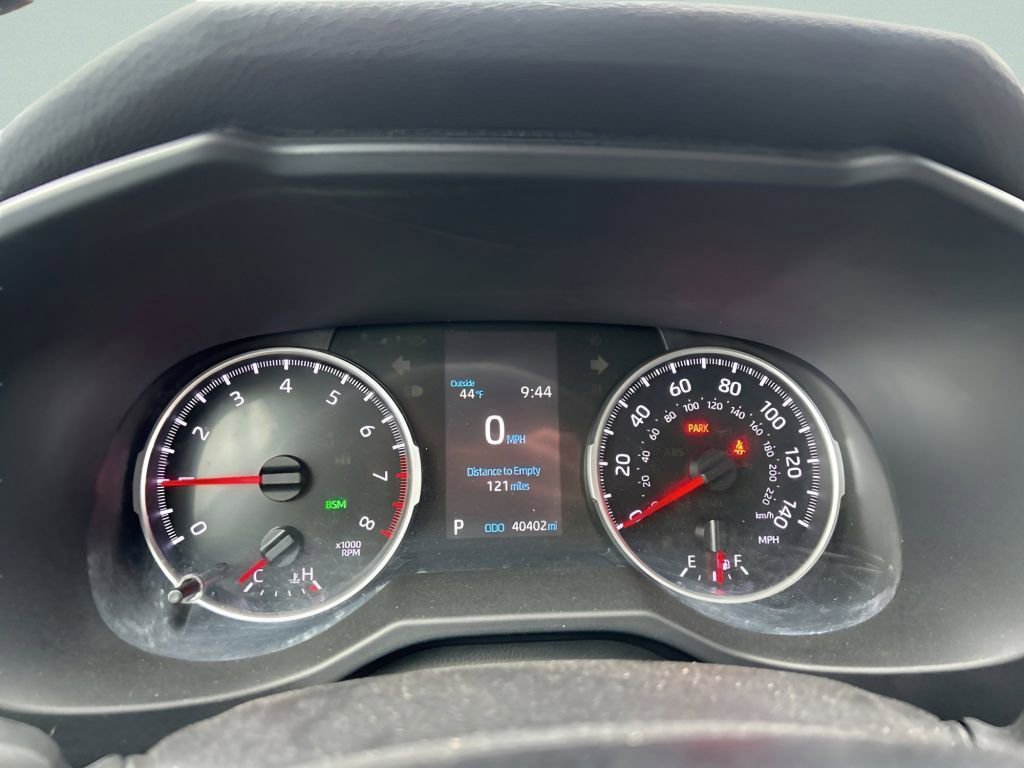 Used 2021 Toyota RAV4 XLE image 23