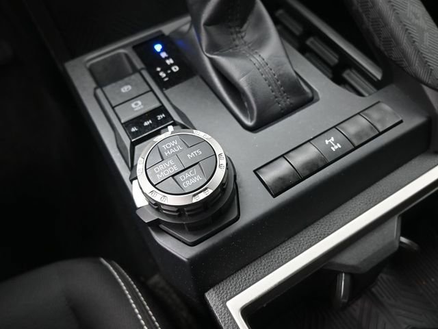 Used 2024 Toyota Tacoma TRD Off-Road image 9