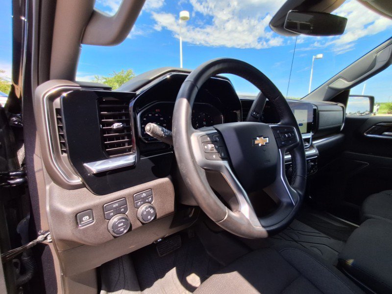 Used 2024 Chevrolet Silverado 1500 LT AWD/4WD image 9