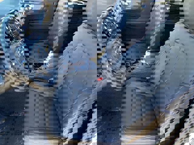 Certified 2025 Volvo XC40 B5 Core w/ Protection Package Premier image 21