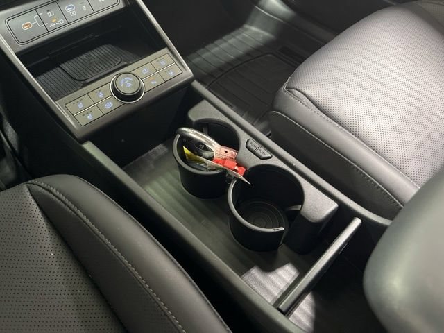 Used 2024 Hyundai Kona Limited AWD/4WD image 49