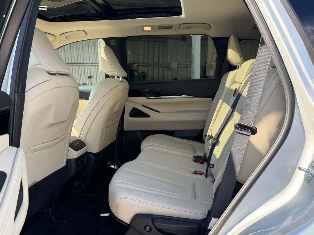 Used 2023 INFINITI QX60 Pure FWD image 16