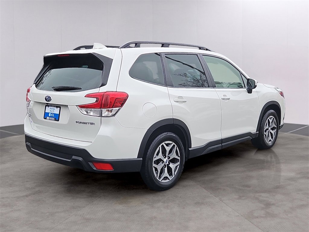 Used 2023 Subaru Forester Premium image 4