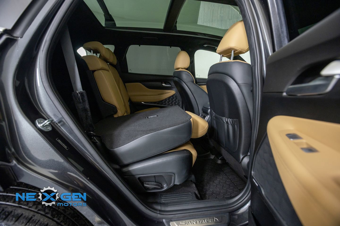 Used 2023 Hyundai Santa Fe Calligraphy AWD/4WD image 36