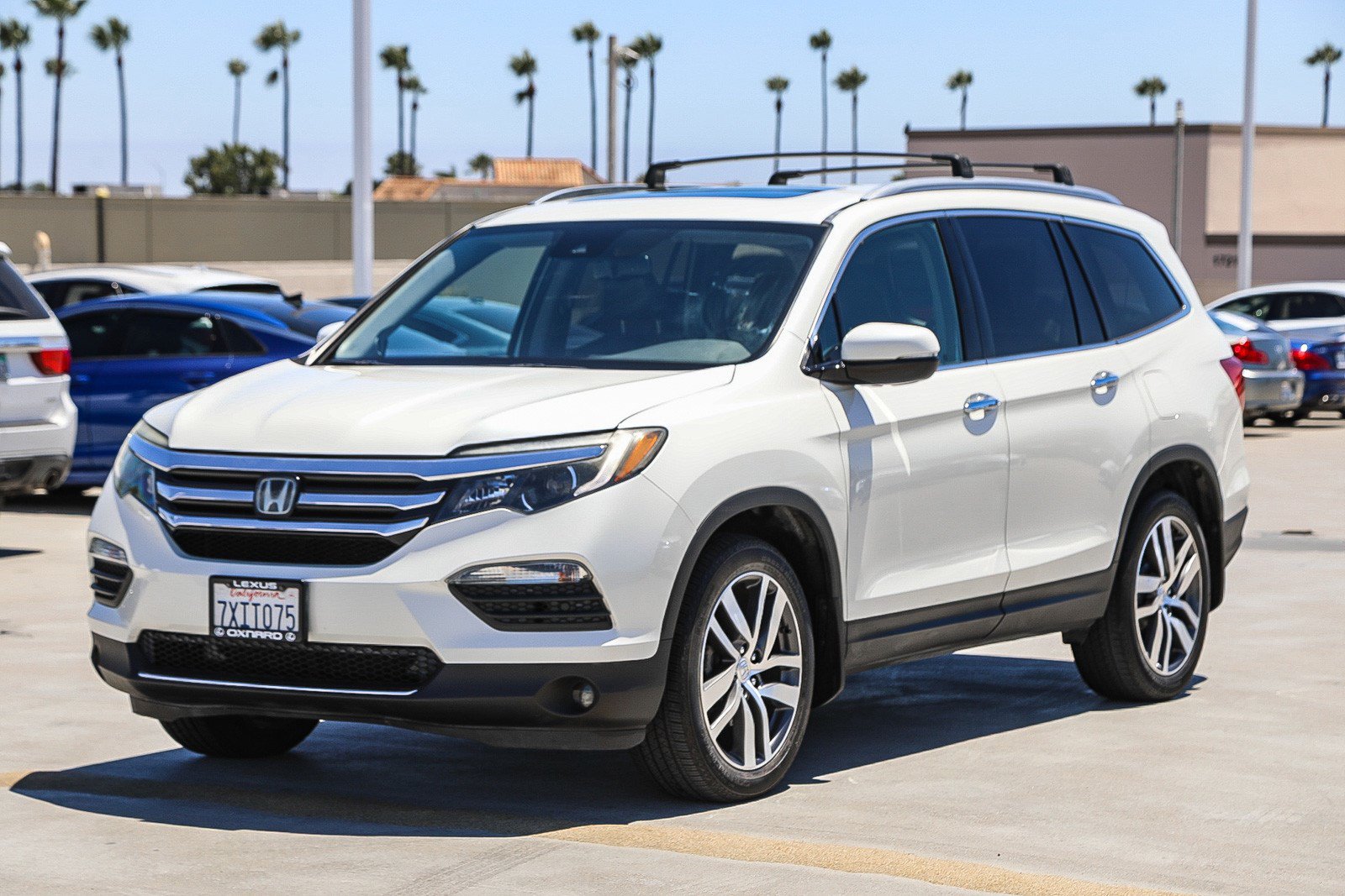 Used 2017 Honda Pilot Touring image 3