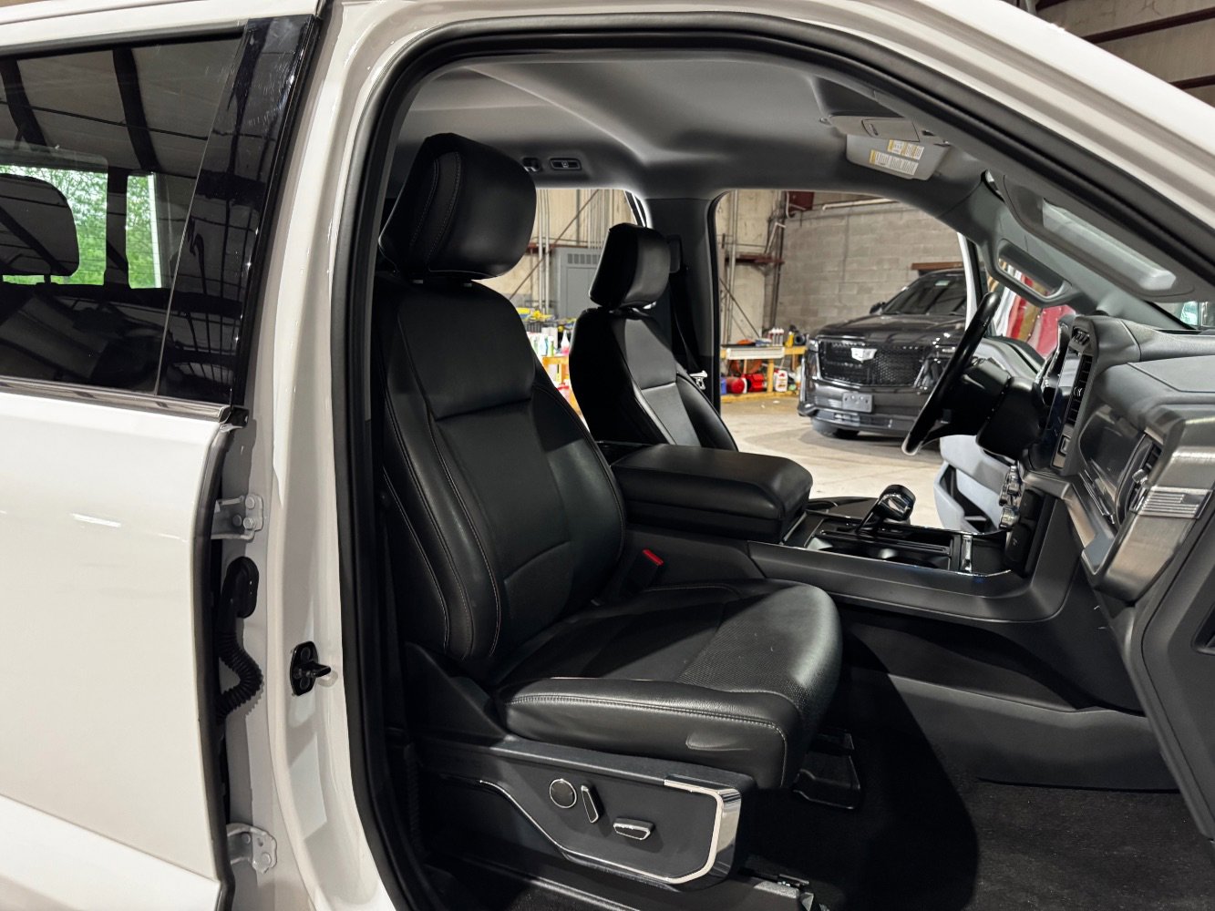 Used 2021 Ford F150 Lariat w/ Equipment Group 502A High image 28