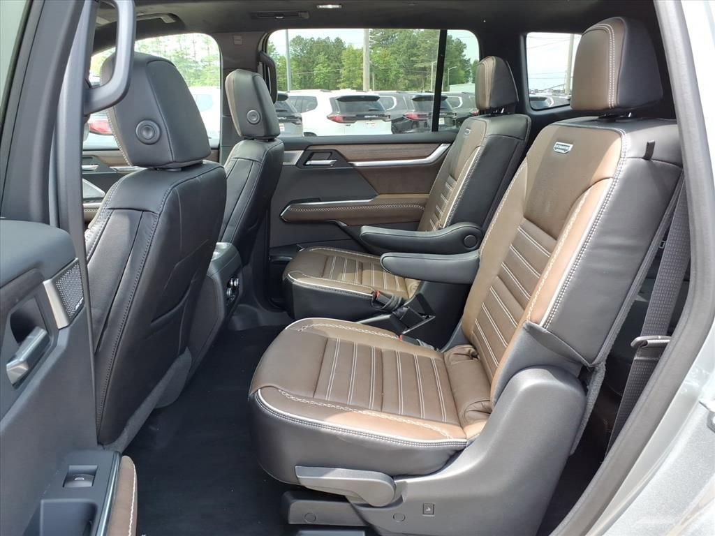 New 2026 GMC Acadia Denali Ultimate AWD/4WD image 13