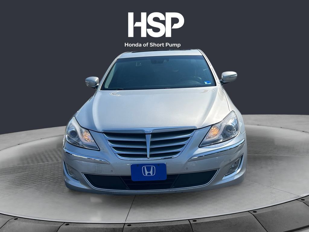 Used 2013 Hyundai Genesis 3.8 w/ Technology Pkg RWD image 8