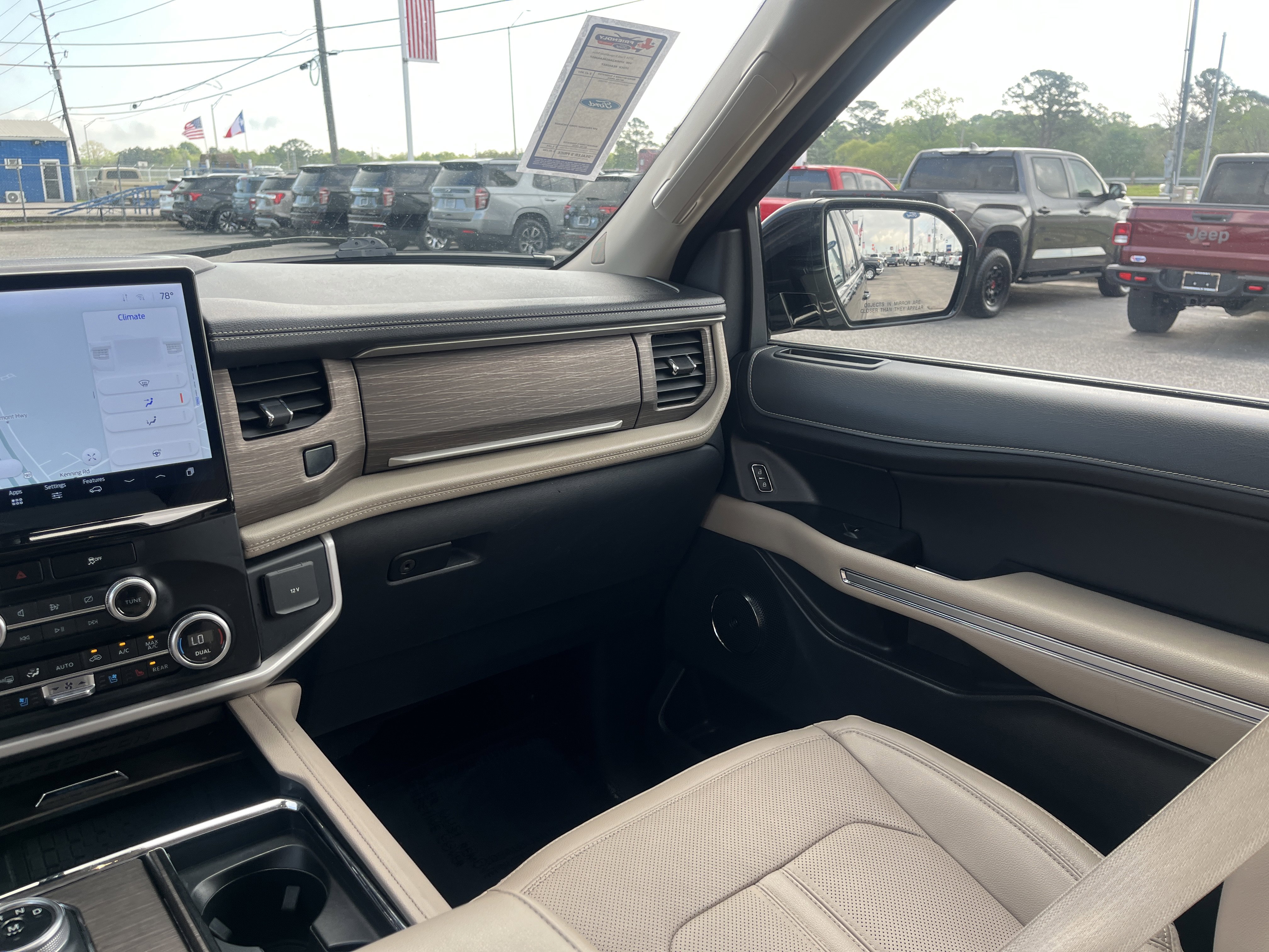 Used 2024 Ford Expedition Max Limited image 31