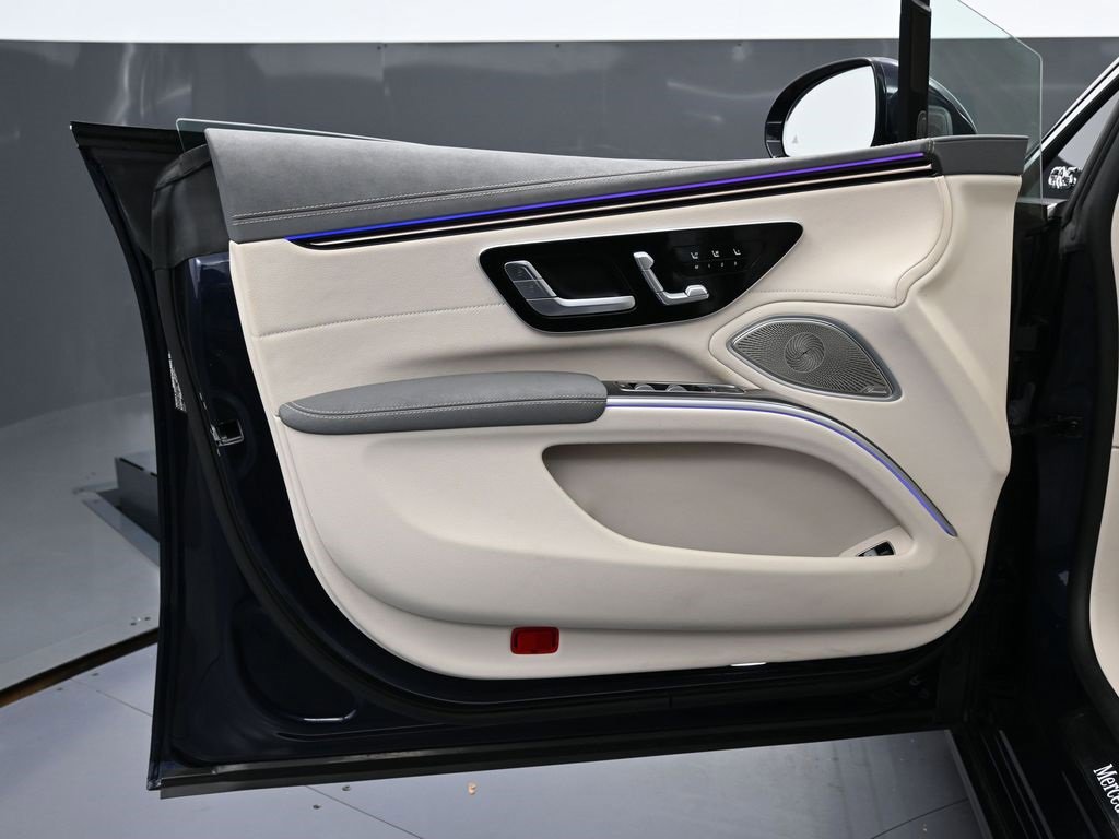 Used 2022 Mercedes-Benz EQS 450+ Sedan image 44