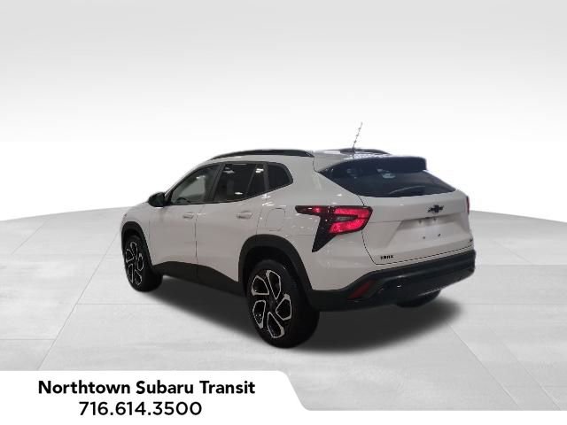Used 2024 Chevrolet Trax RS w/ Sunroof Package image 3