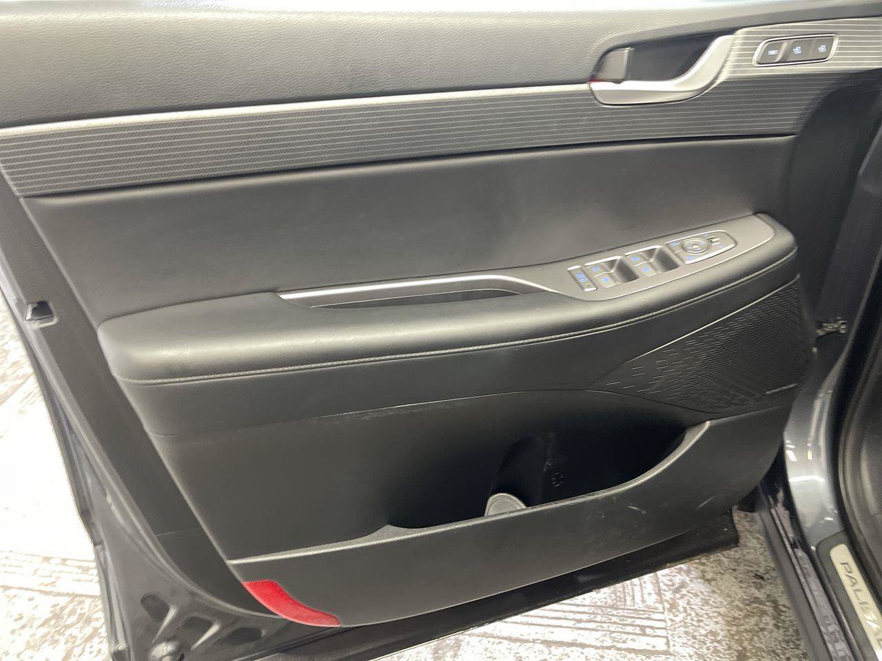 Used 2024 Hyundai Palisade Limited AWD/4WD image 13